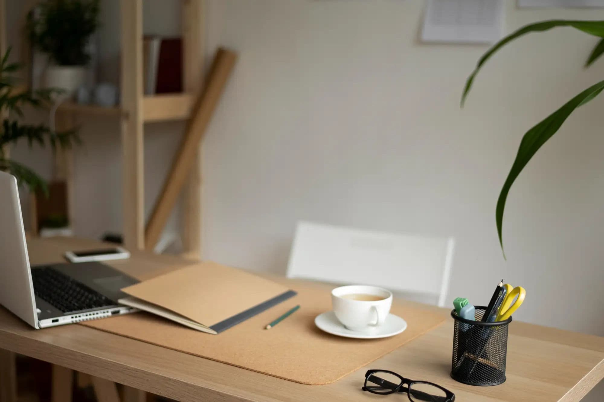 Mua bàn làm việc ở quận 10